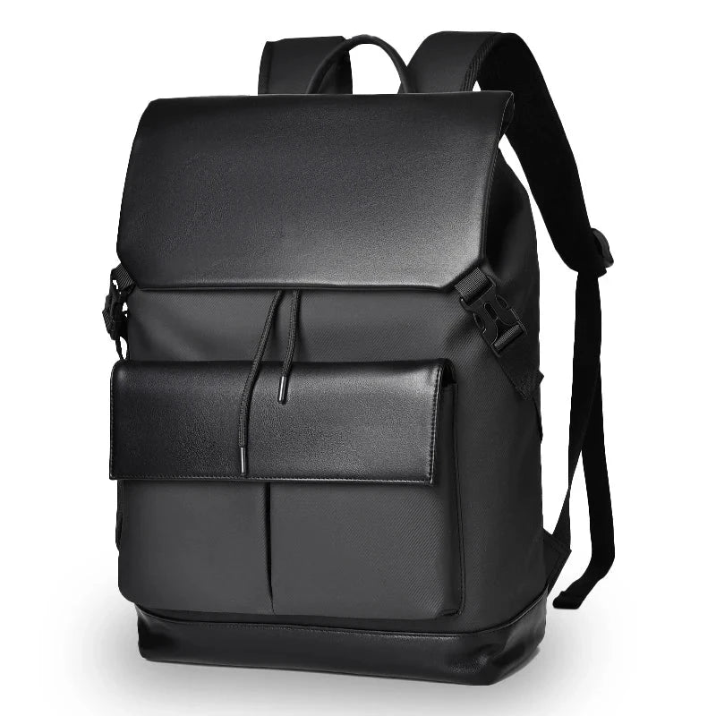 Sac à dos noir ouvert montrant l'intérieur spacieux et organisé