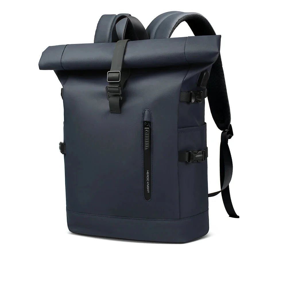 Sac à dos bleu marine, parfait pour les déplacements quotidiens