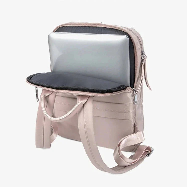 Détail de la sangle valise au dos du sac à dos