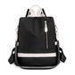 Version noire du sac à dos avec design minimaliste