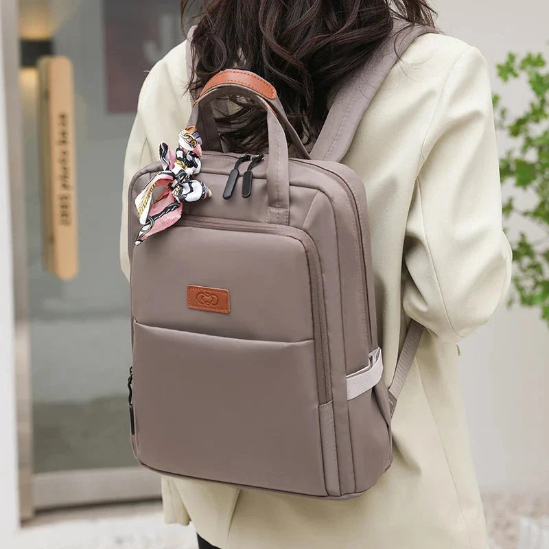 Sac à dos avec poche pour gourde et parapluie