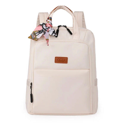 Sac à dos blanc avec détails élégants et modernes