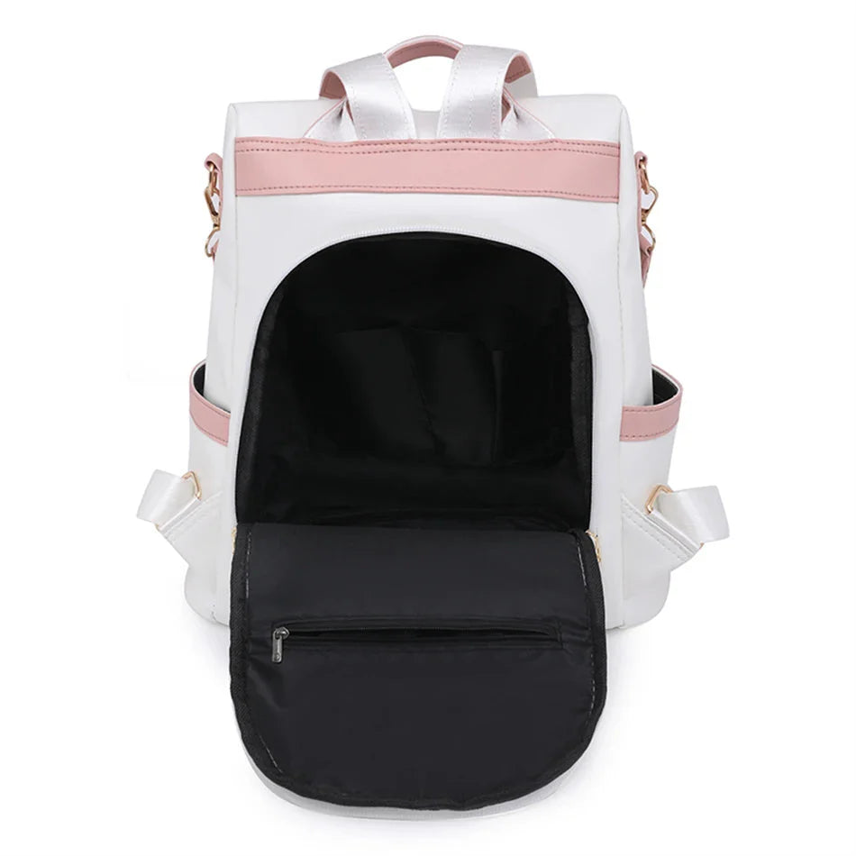 Vue de côté du sac à dos chic pour femme