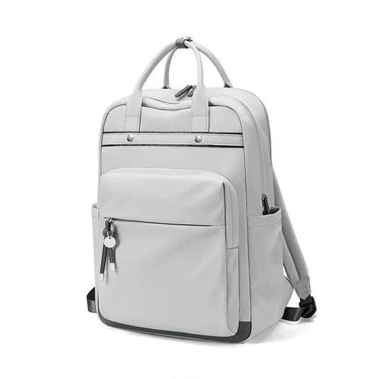 Gros plan sur la fermeture éclair robuste et les finitions soignées