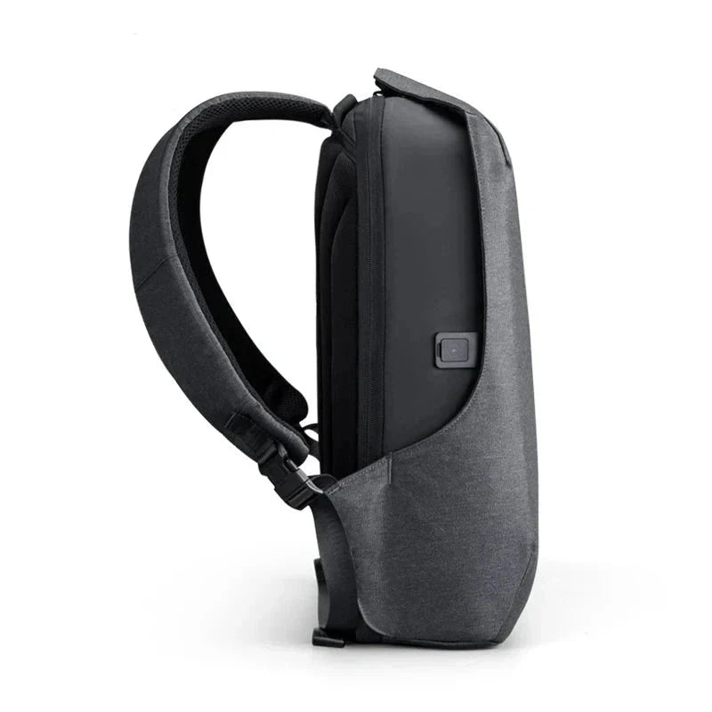 Vue arrière du sac à dos avec poche cachée