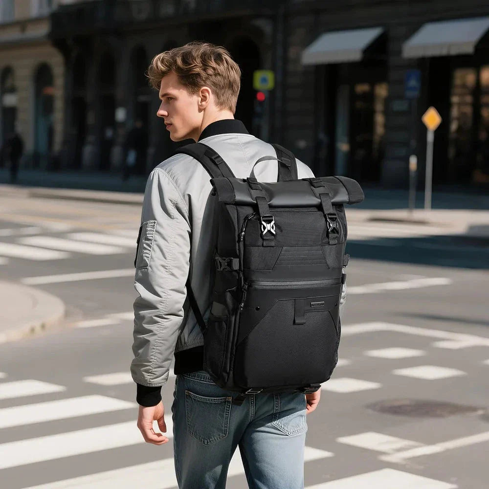 Sac à dos roll top noir avec poche anti-pickpocket