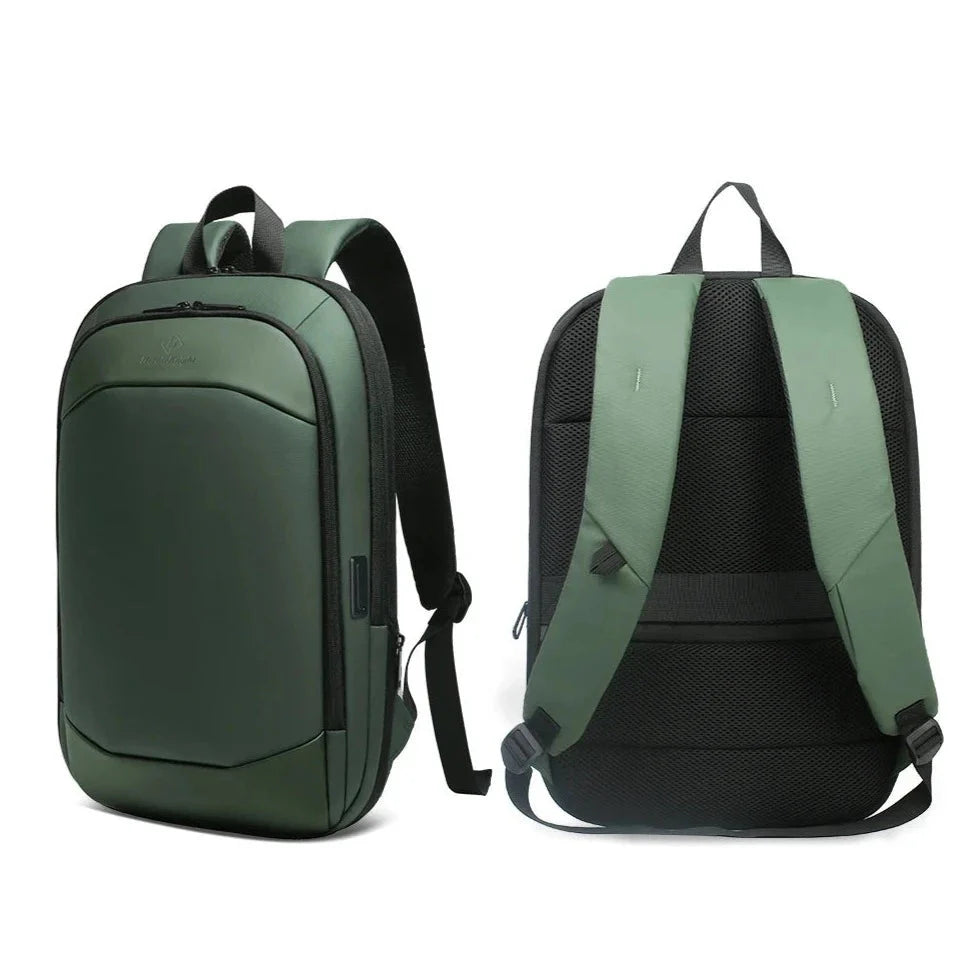 Compartiments intérieurs du sac à dos, montrant l'espace pour ordinateur