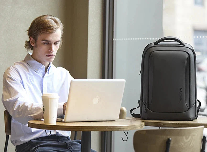 Intérieur du sac montrant l'organisation des compartiments