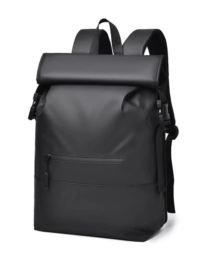 Détail des bretelles rembourrées et ajustables du sac