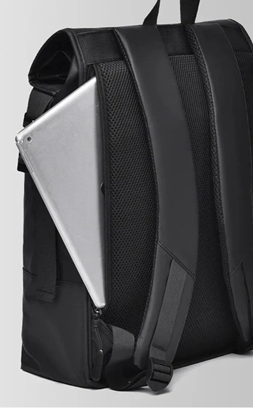 Vue arrière du sac avec compartiment anti-pickpockets