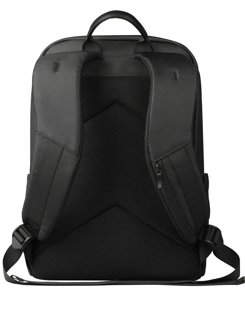 Dos respirant du sac à dos pour un port prolongé