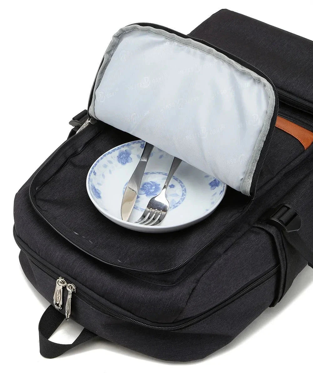 Détail du port USB intégré sur le côté du sac à dos