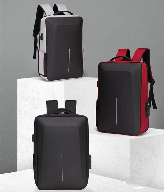 Détail de la serrure à code sur le sac à dos