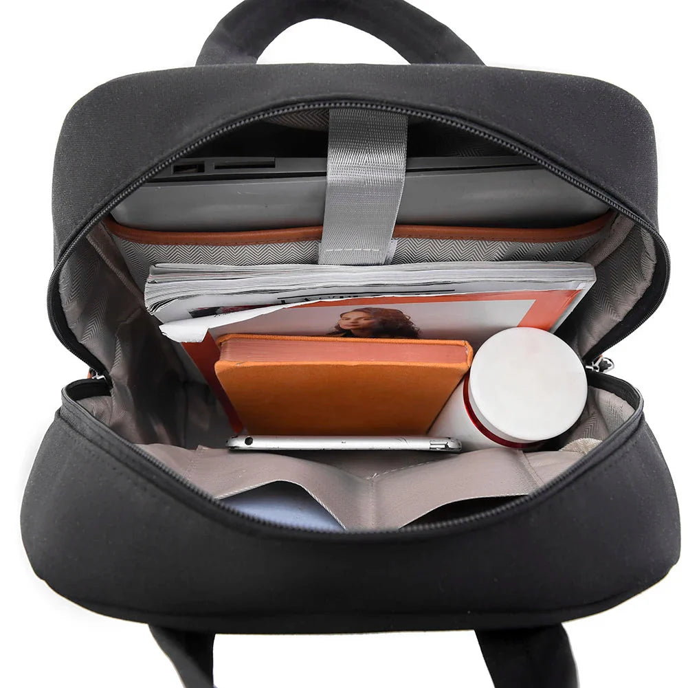 Sac à dos ouvert montrant le compartiment pour ordinateur portable