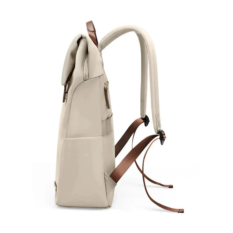 Intérieur du sac à dos montrant l'organisation des compartiments