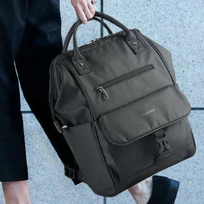 Sac à dos noir imperméable avec compartiments multiples