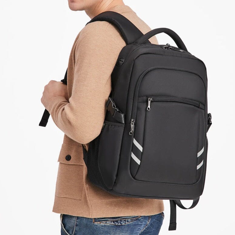 Sac à dos bleu marine avec détails réfléchissants