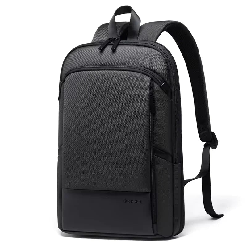 Détails des poches extérieures du sac à dos pour accessoires