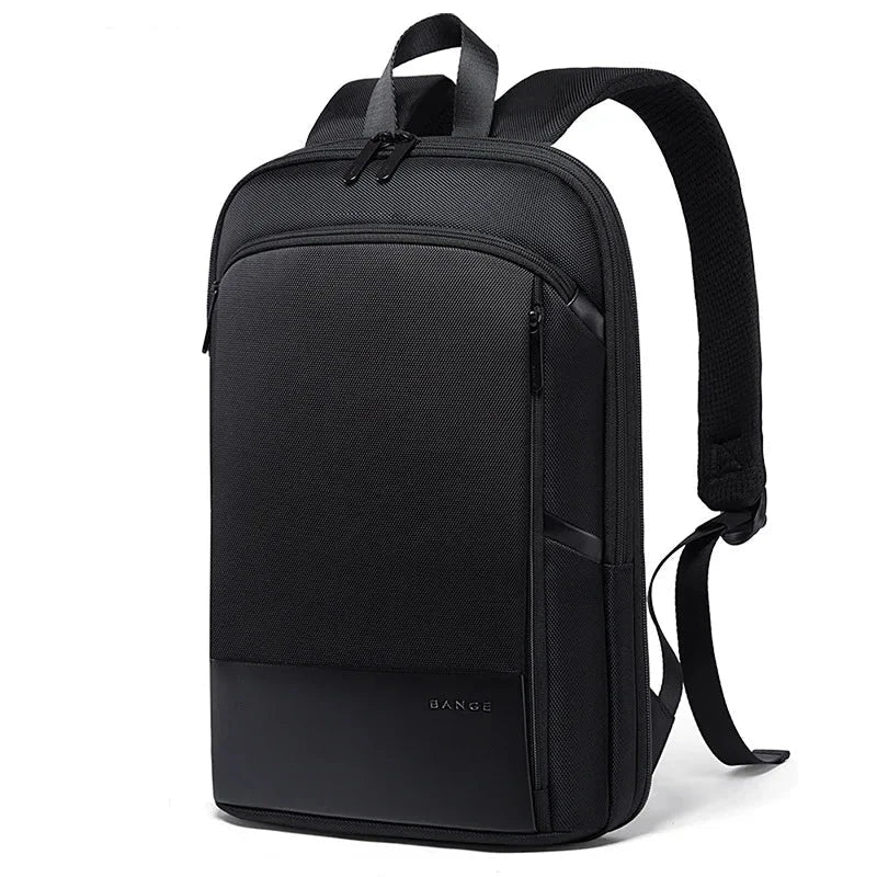 Vue arrière du sac à dos montrant les bretelles réglables