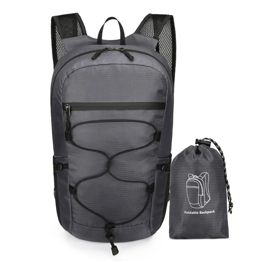 Sac anthracite, plié, montre sa portabilité pratique