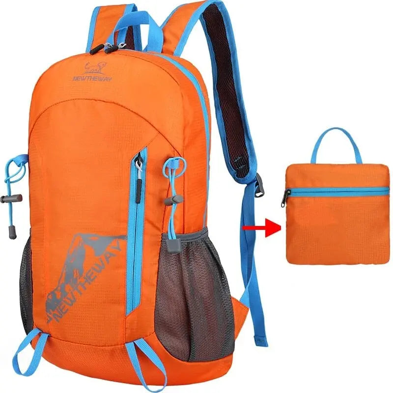 Sac à dos orange vif, montré en extérieur sur fond neutre