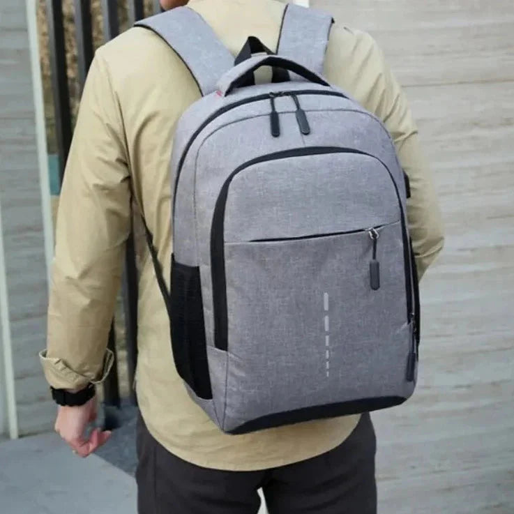 Sac à dos avec port USB externe intégré sur le côté