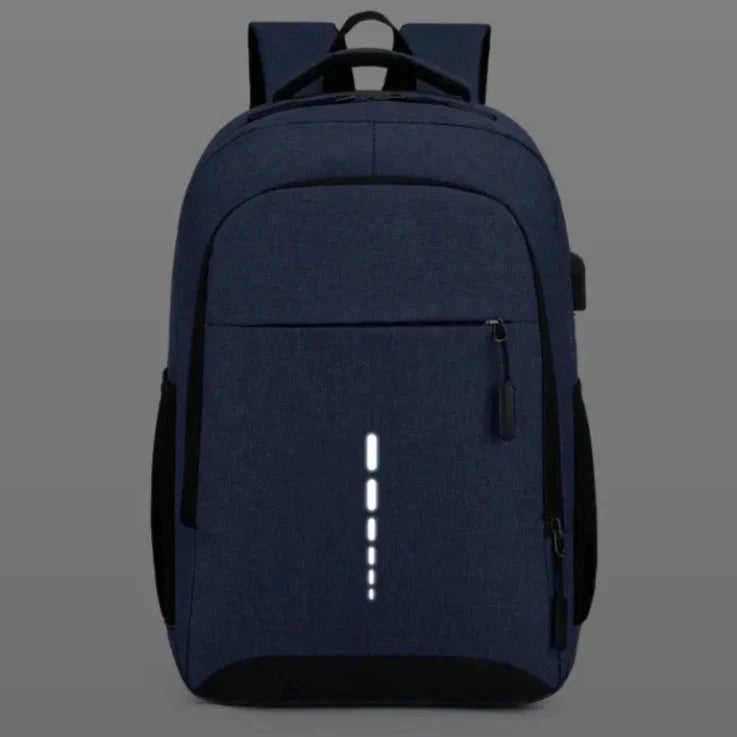 Intérieur du sac à dos avec plusieurs compartiments visibles