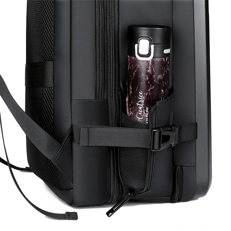 Vue rapprochée des poches internes du sac à dos