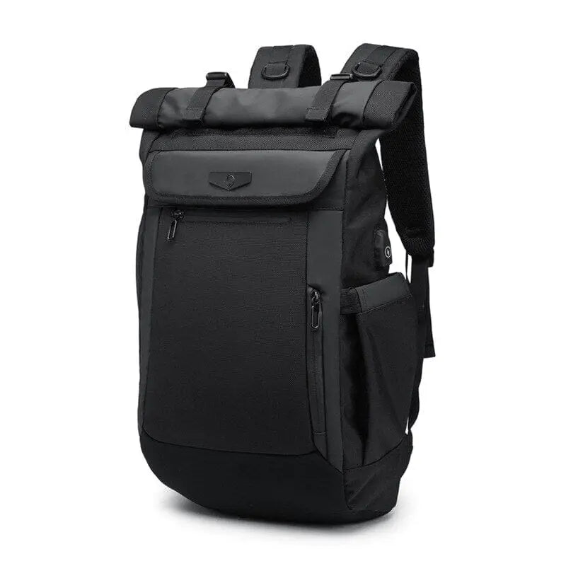 Sac à dos noir, vue de face avec port USB