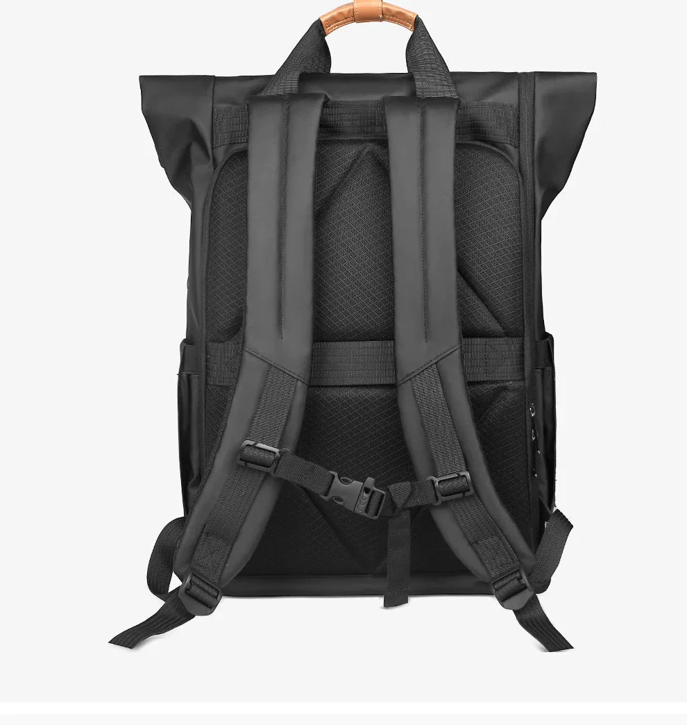 Sac à dos ouvert montrant l'espace de rangement intérieur