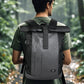 Vue de côté du sac à dos extensible et imperméable