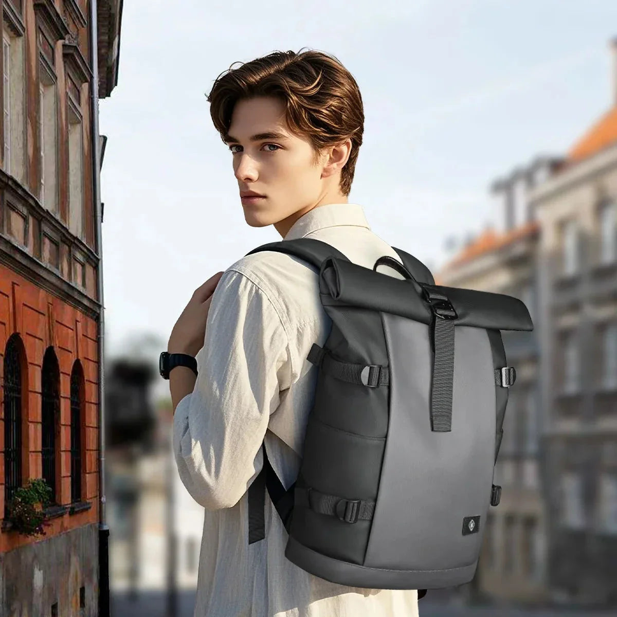 Sac à dos roll top noir avec poche avant zippée