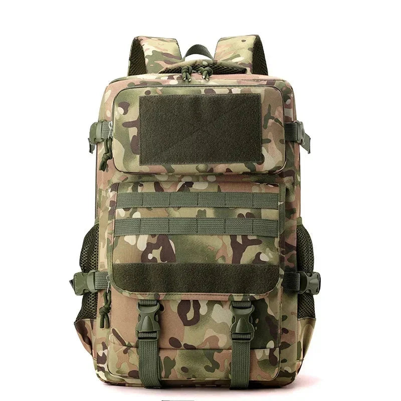Motif camouflage sur le sac à dos pour discrétion