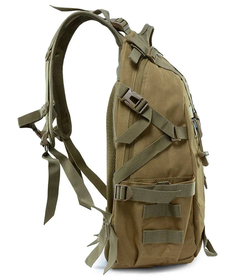 Vue de dos du sac à dos avec détails des sangles