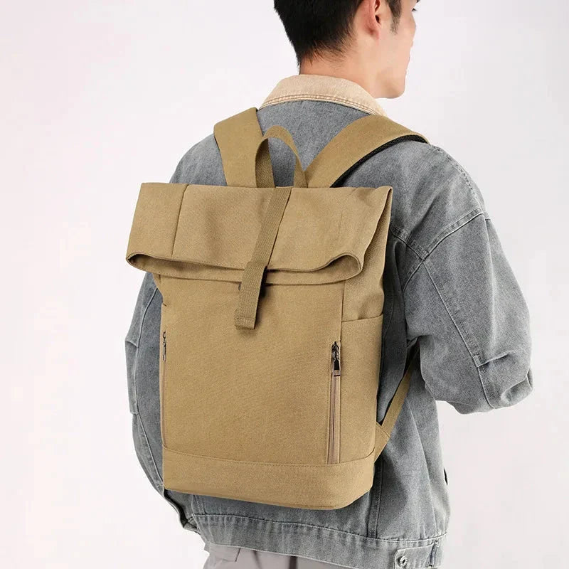 Sac à dos ouvert révélant l'espace pour ordinateur portable