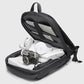 Vue de face du sac à dos noir avec port USB intégré