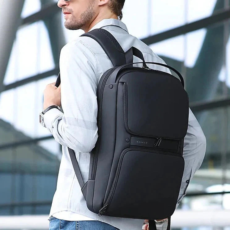 Sac à dos noir élégant avec design minimaliste