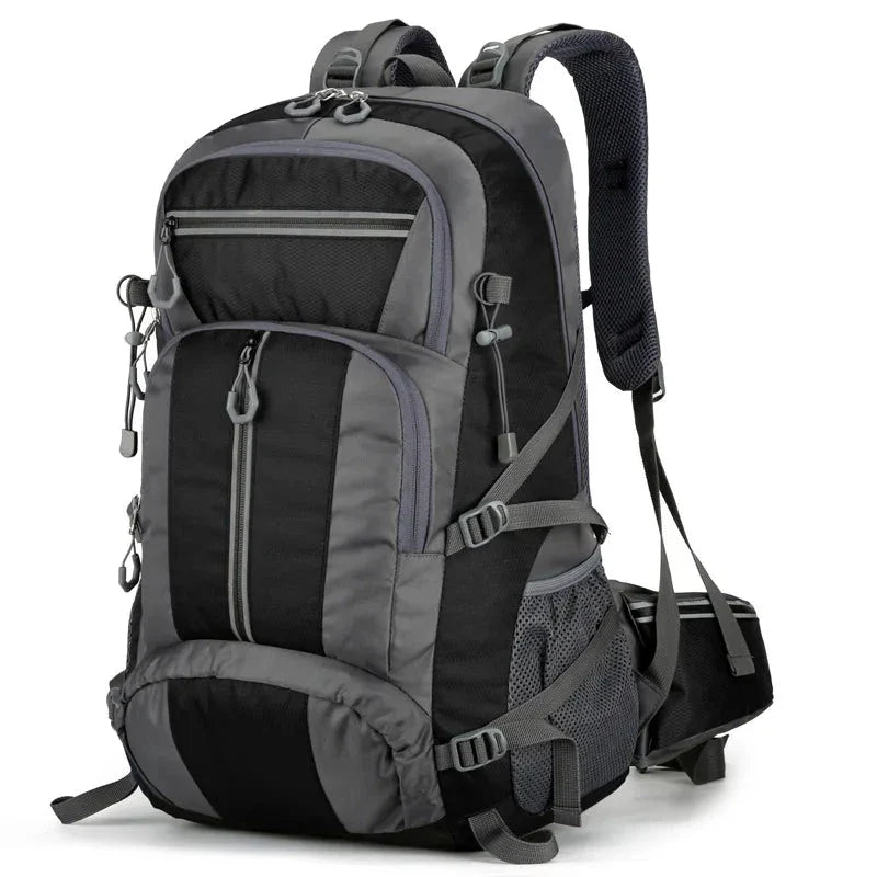Sac à dos trekking gris avec bandes réfléchissantes