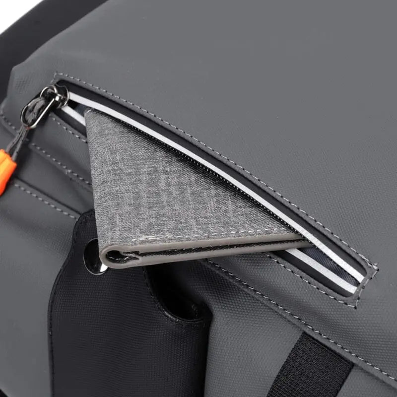 Vue arrière du sac à dos avec bretelles rembourrées