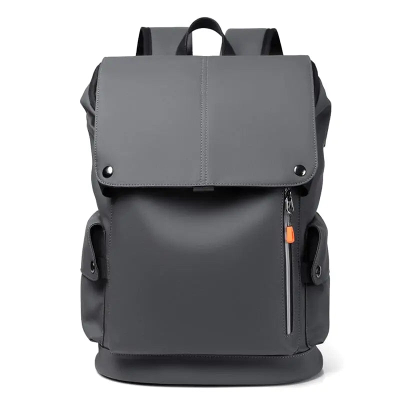 Sac à dos urbain en gris avec port USB visible