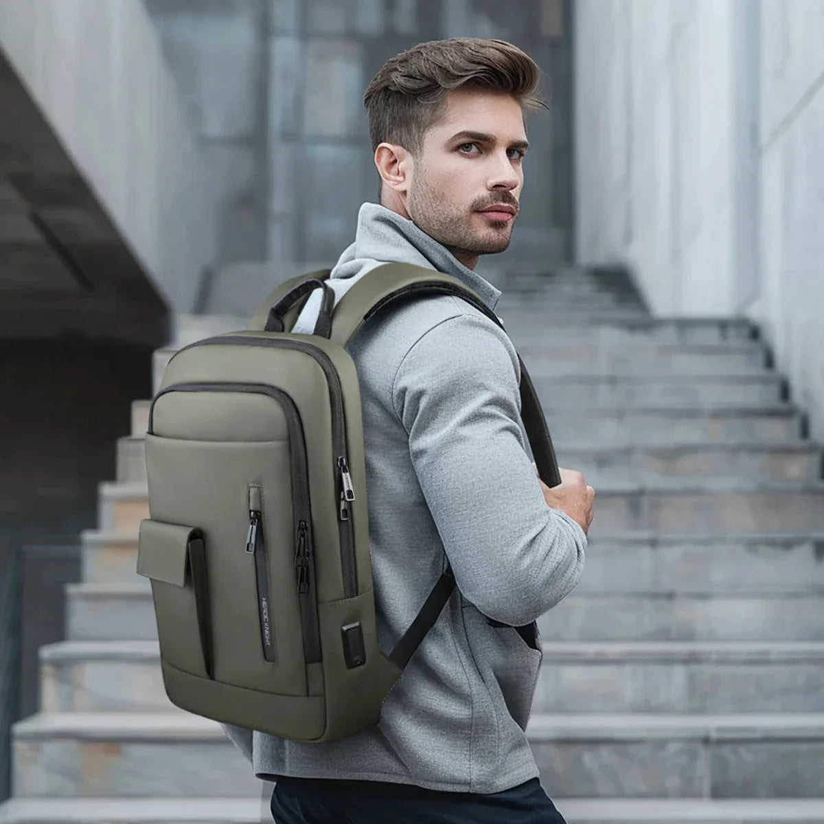 Sac à dos urbain imperméable avec poches multiples