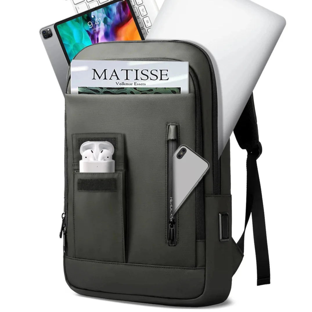 Vue de côté du sac à dos avec port USB intégré
