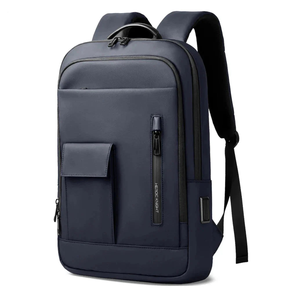 Sac à dos bleu avec tissu imperméable et poches