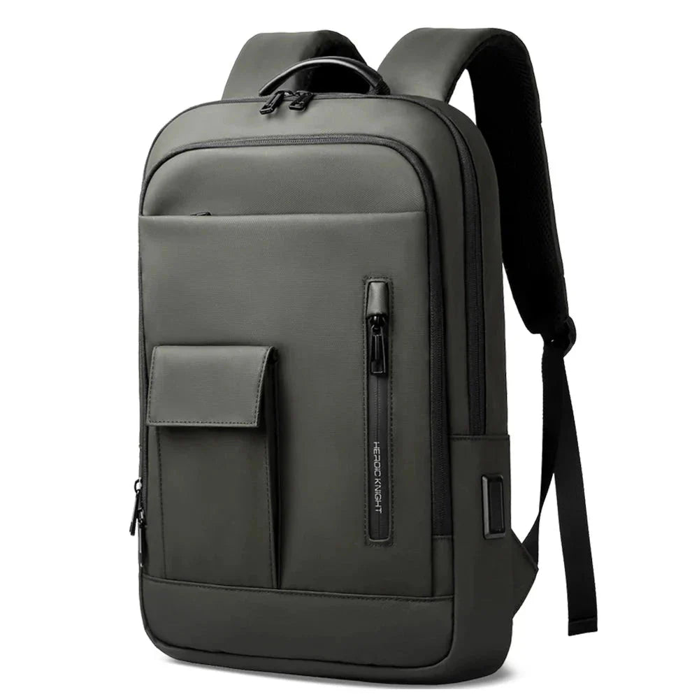 Sac à dos vert avec revêtement waterproof et poches