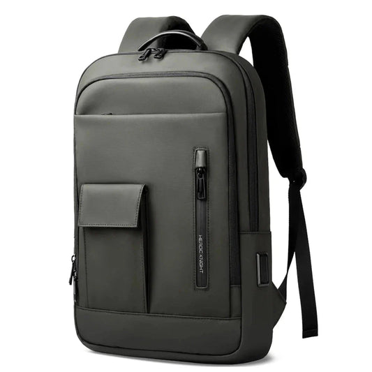 Sac à dos vert avec revêtement waterproof et poches