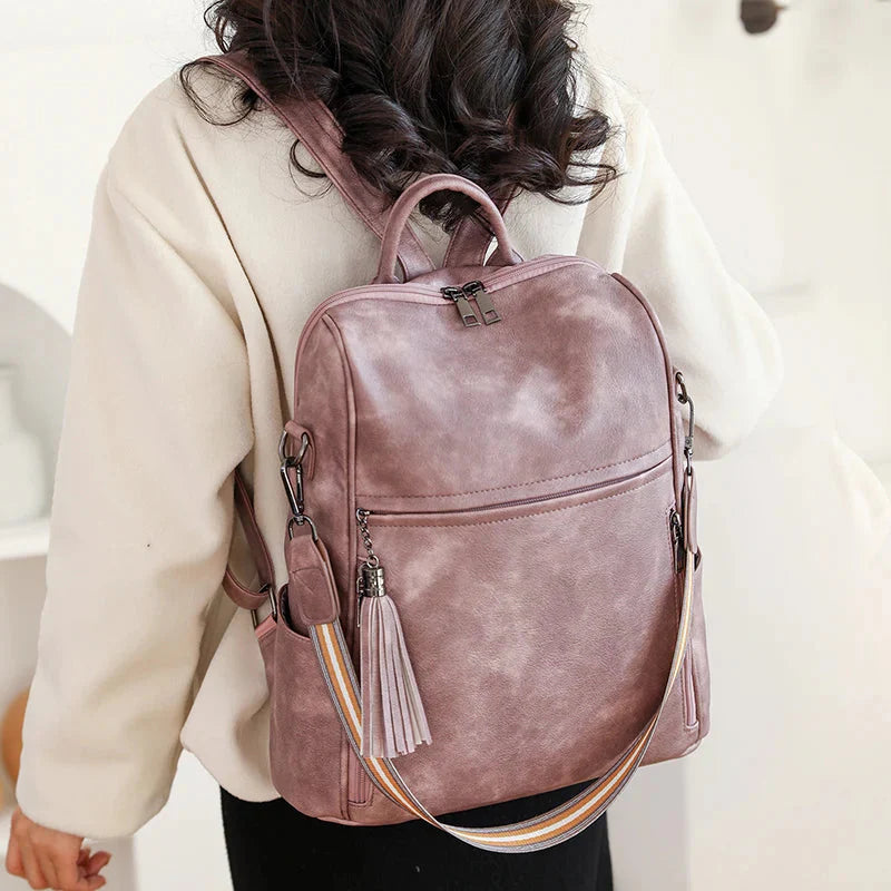 Vue de face du sac à dos chic avec bandoulière amovible