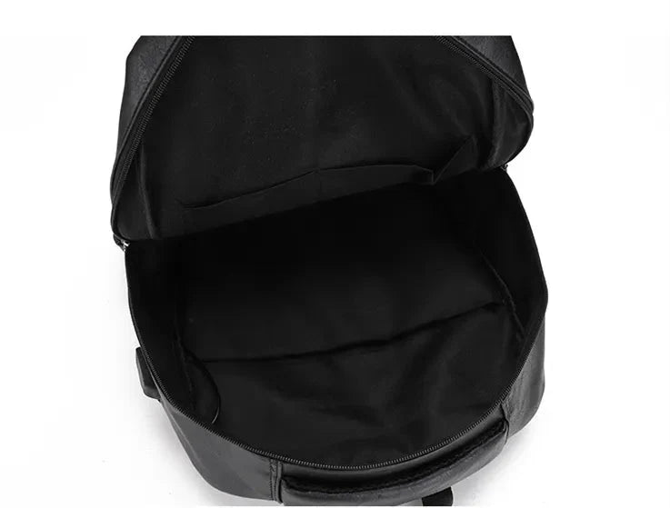 Vue latérale du sac à dos rétro avec bretelles ajustables