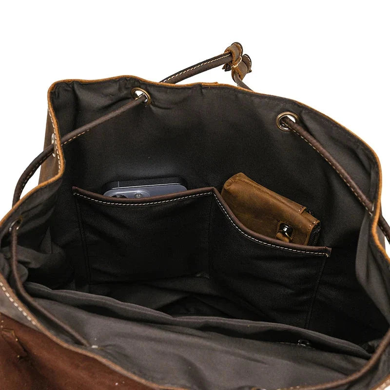 Sac à dos en cuir avec ordinateur portable à l'intérieur