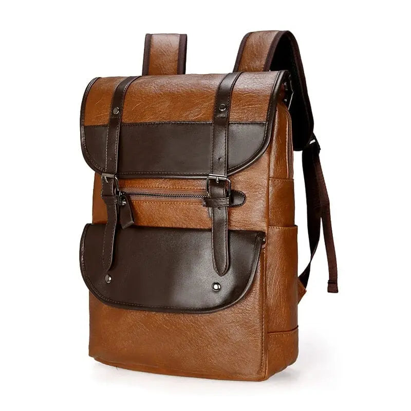 Sac à dos vintage posé sur une table en bois