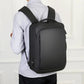 Vue de côté du sac à dos montrant la sangle pour valise